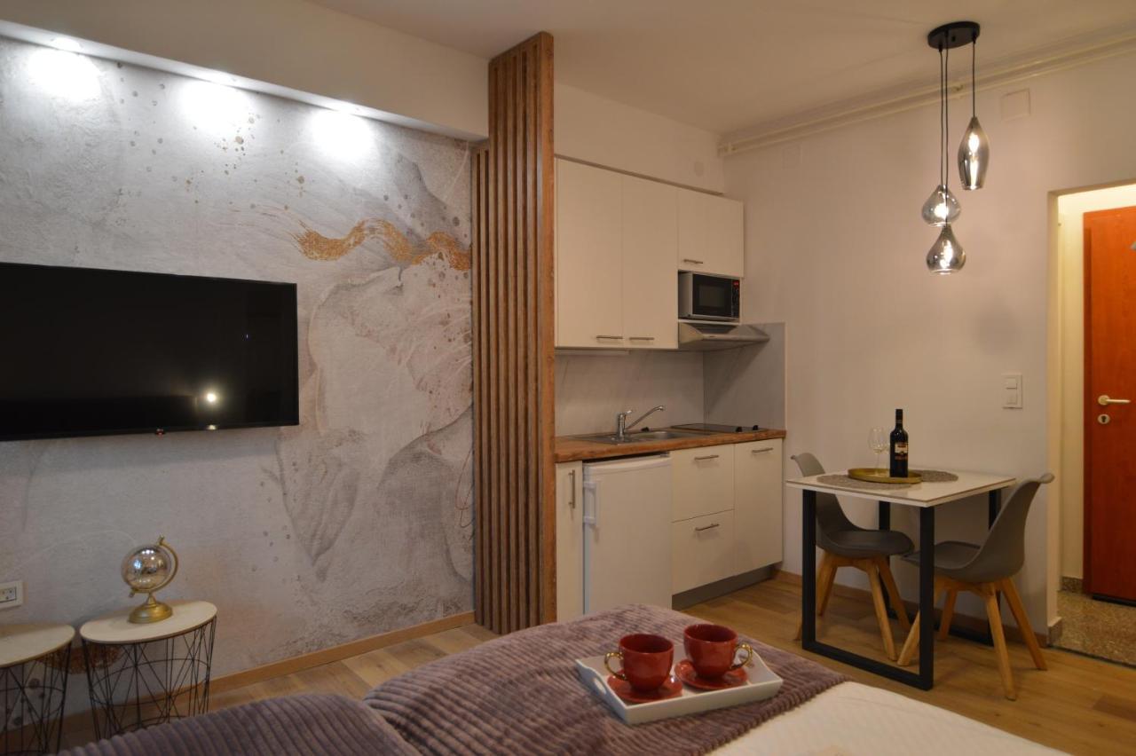 Apartments By The Sea Starigrad, Paklenica - 16421 Zewnętrze zdjęcie