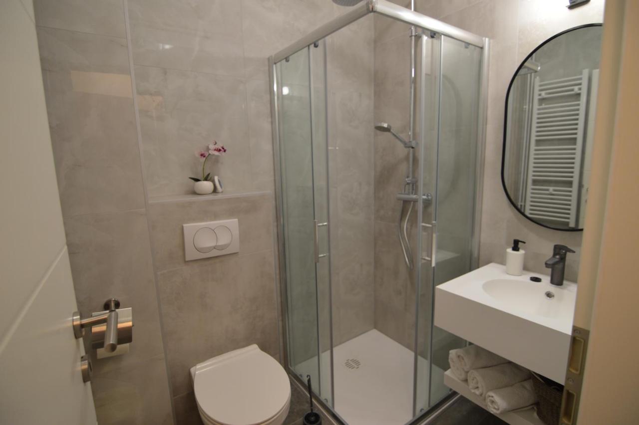Apartments By The Sea Starigrad, Paklenica - 16421 Zewnętrze zdjęcie