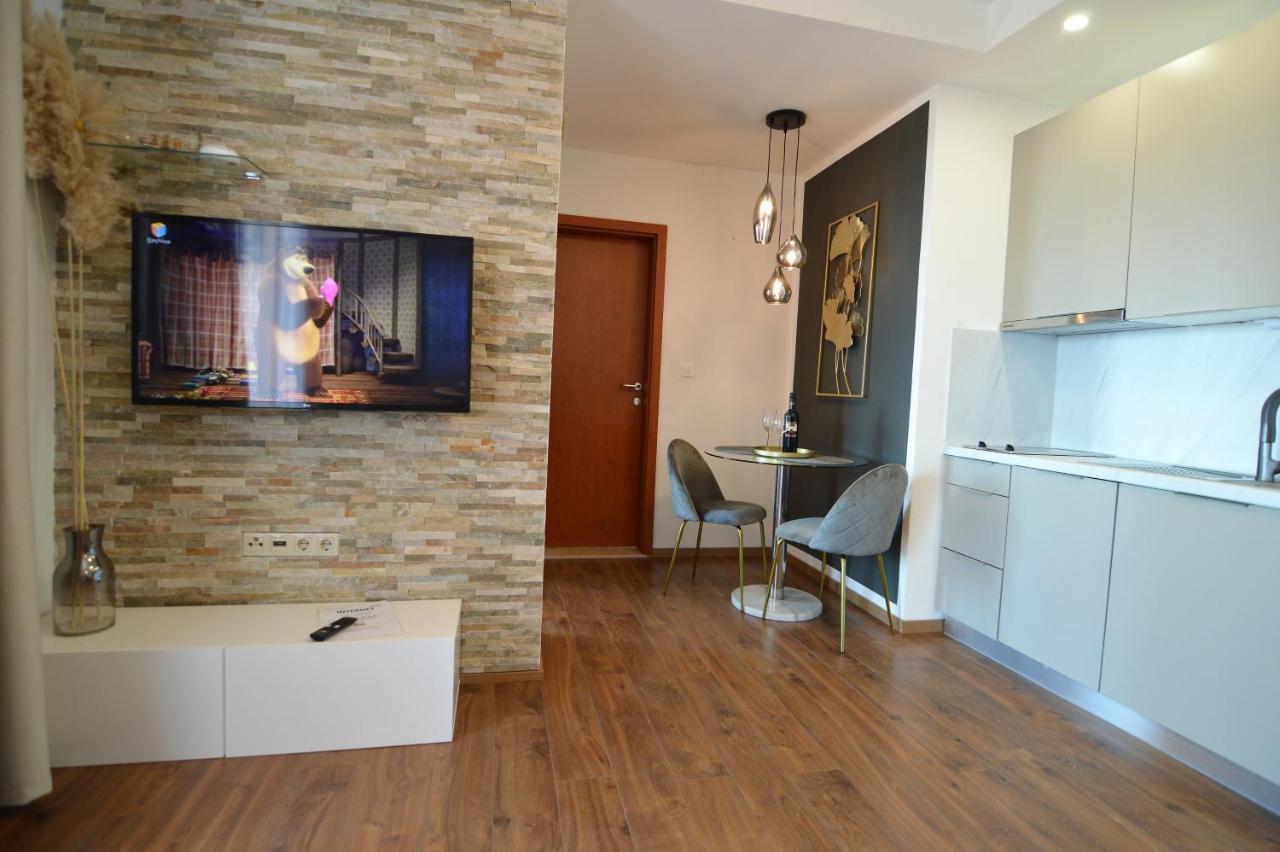 Apartments By The Sea Starigrad, Paklenica - 16421 Zewnętrze zdjęcie